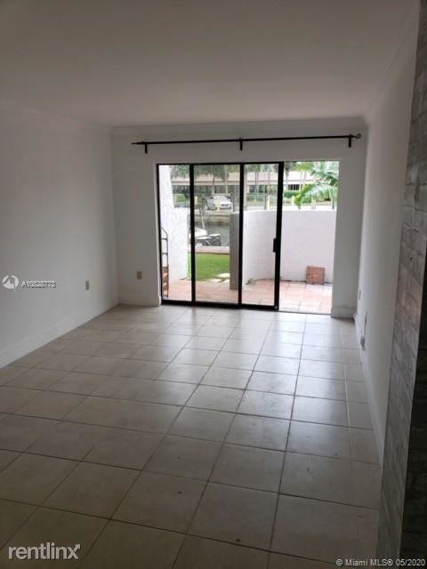 1800 NE 114th St - Photo 3 of 8