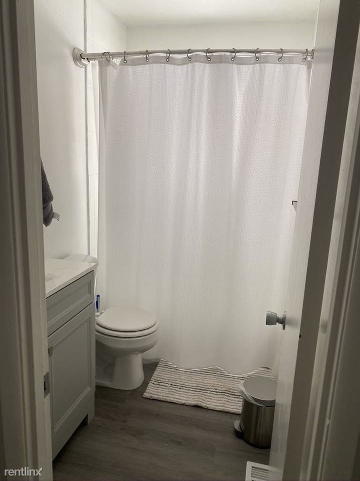 1649 Matilda St Ne - Photo 3 of 21