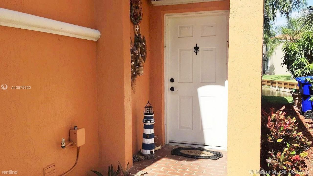 1510 Coolidge St - Photo 3 of 7