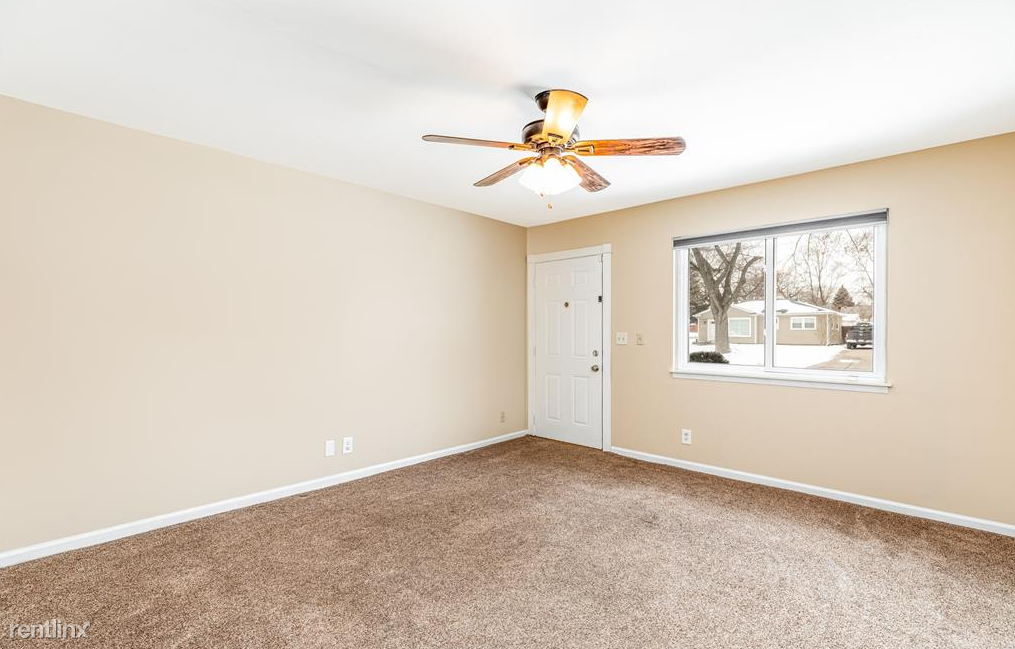 4505 Grindley Park St - Photo 3 of 10