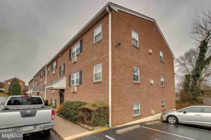 1 Radnor Dr - Photo 3 of 9