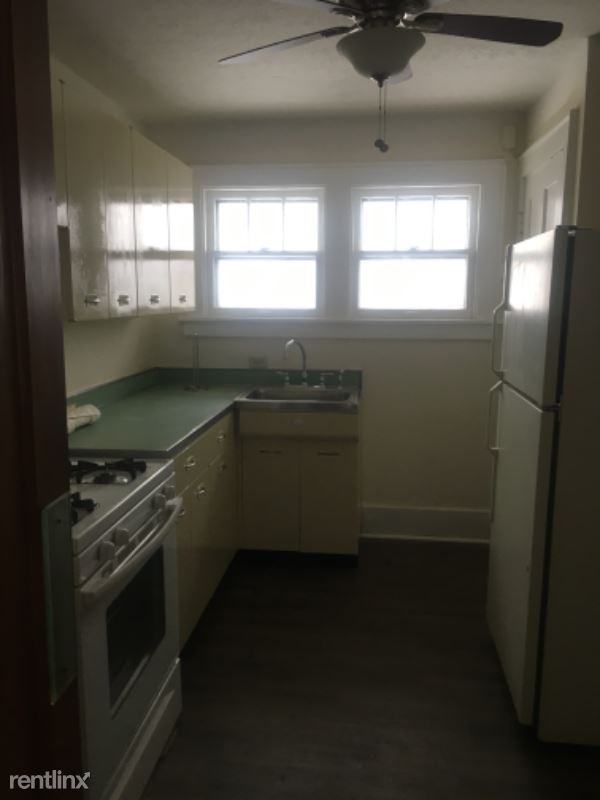 123 Woodstock Rd - Photo 2 of 10