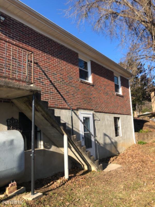 512 Robinhood Rd - Photo 3 of 19