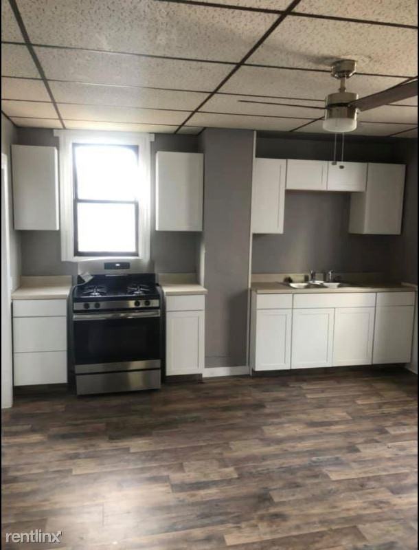 635 Wood St - Photo 3 of 8