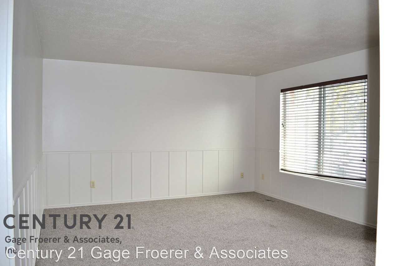 529 N 2000 W - Photo 2 of 16