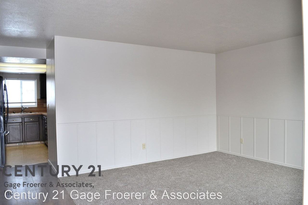 529 N 2000 W - Photo 3 of 16