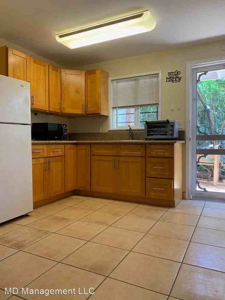 1017 Maluna Street - Photo 2 of 8