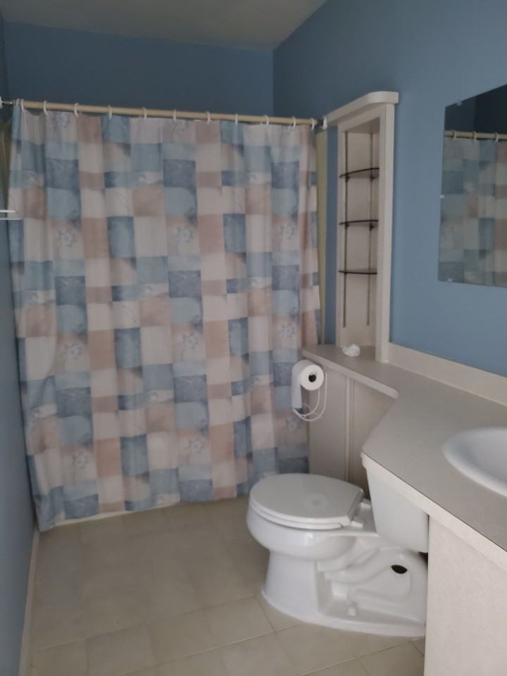 2612 Bonneville Dr - Photo 3 of 11