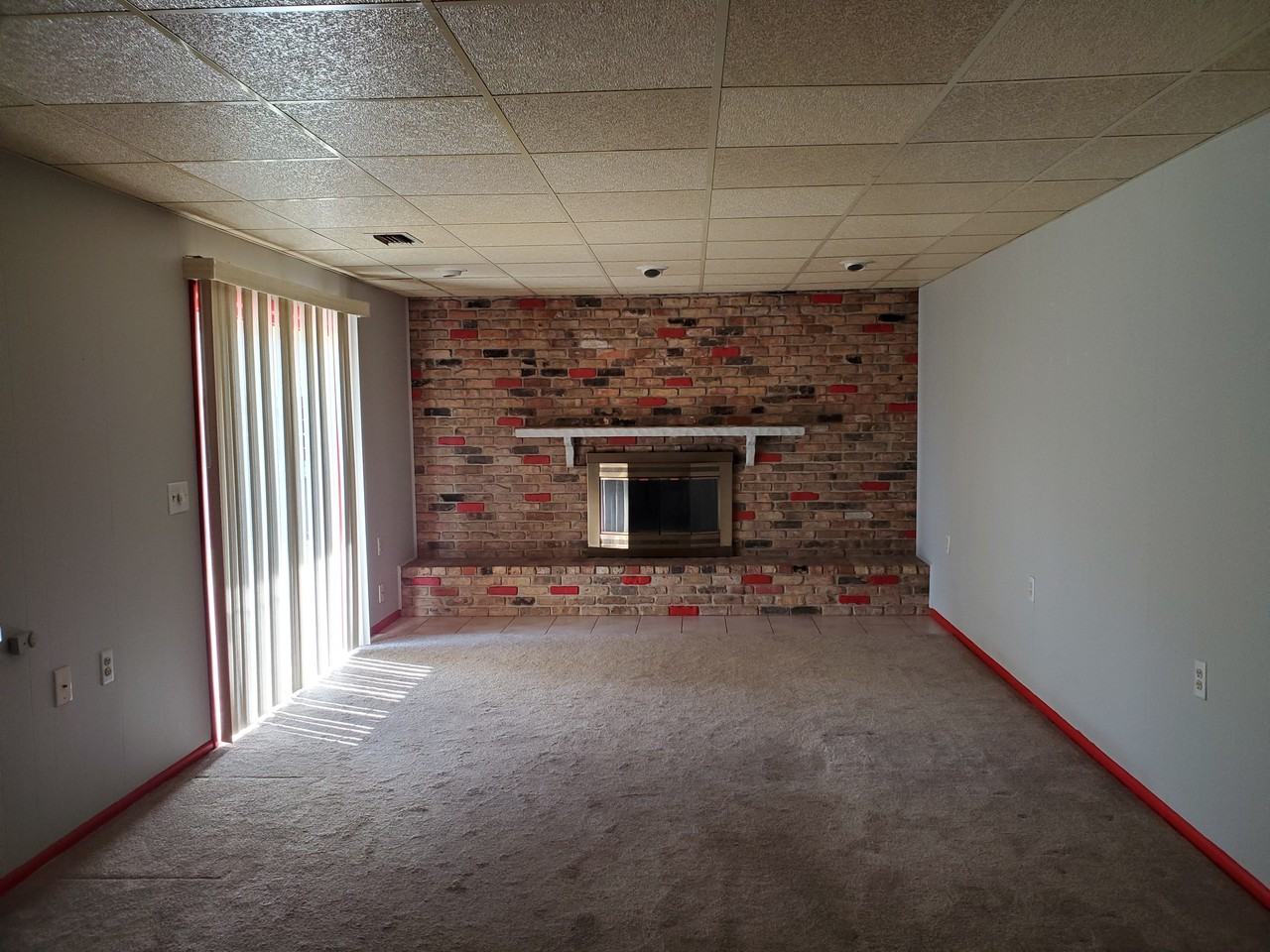 2612 Bonneville Dr - Photo 4 of 11