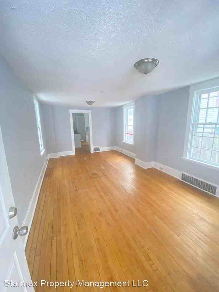 3205 23rd Ave S - Photo 2 of 8