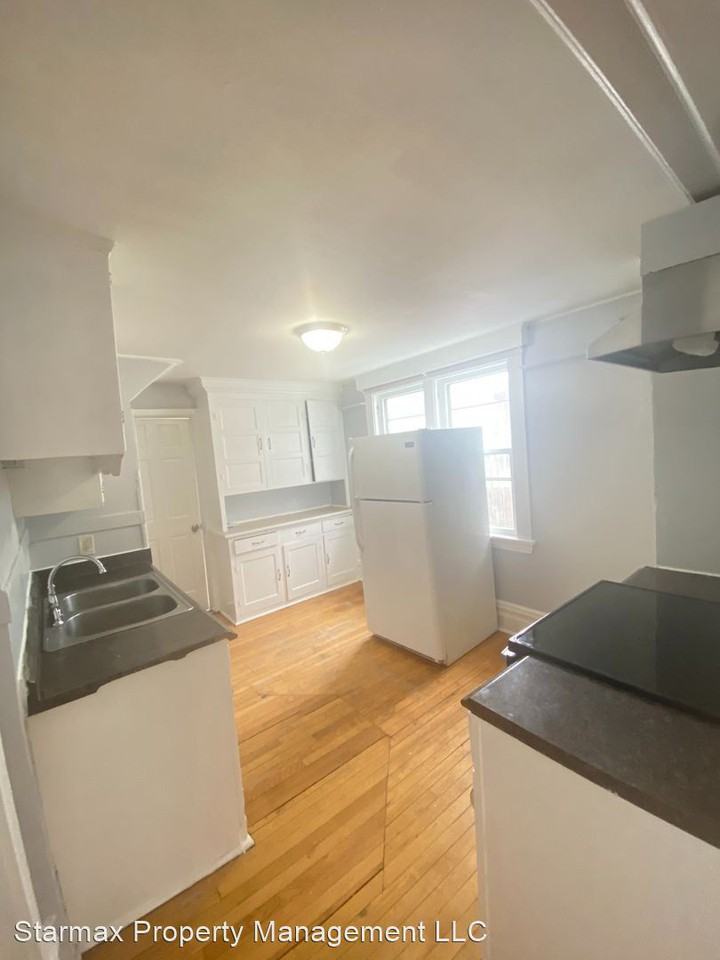 3205 23rd Ave S - Photo 3 of 8