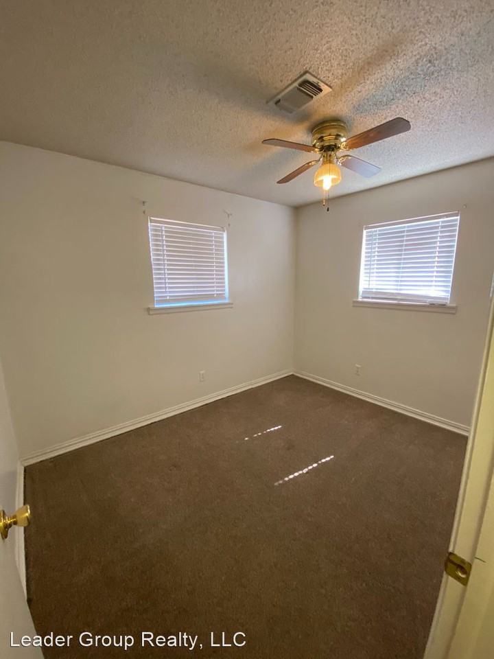 536 E Morris Ave - Photo 2 of 11