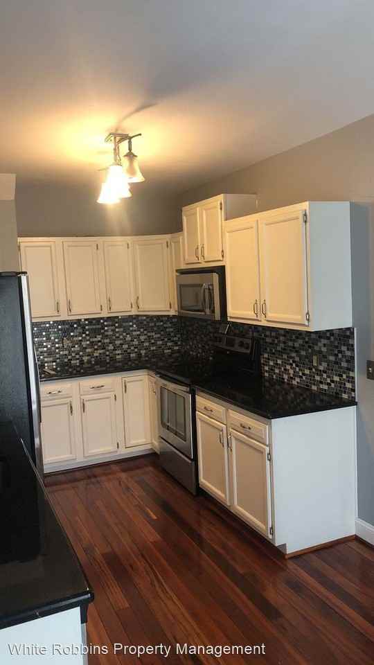 803 W 21st St - Photo 3 of 14