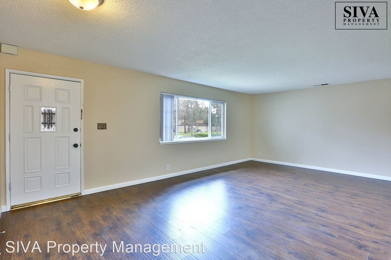 3267 Cropley Ave - Photo 3 of 33