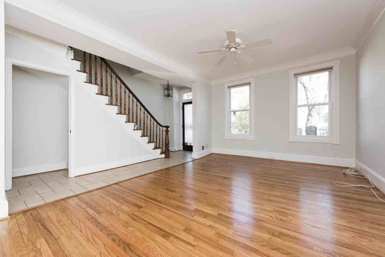 202 11th St Ne #1 - Photo 7 of 22