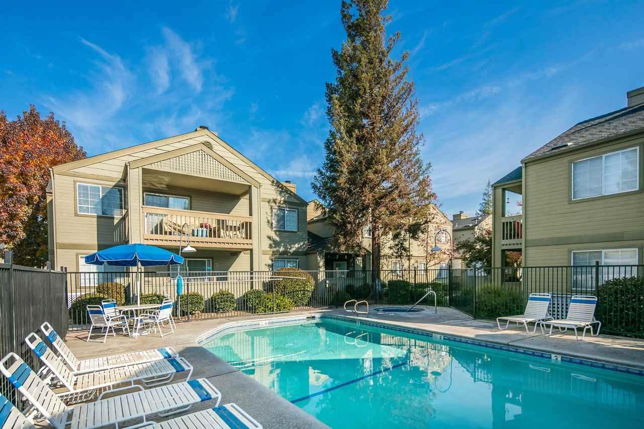 Chateau La Salle Apartments - Photo 2 of 50