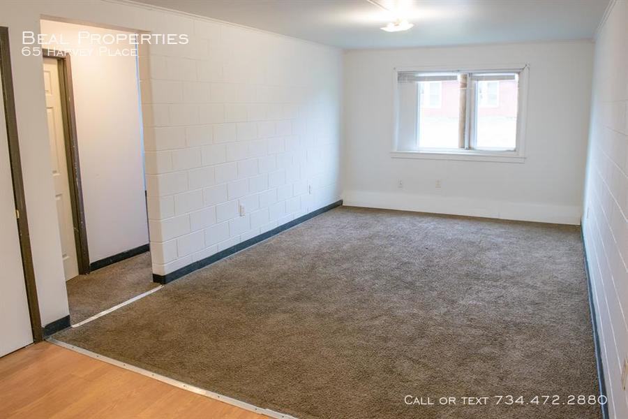 65 Harvey Pl - Photo 5 of 11