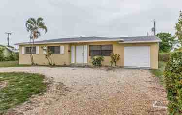 730 Hawthorne Dr - Photo 3 of 21