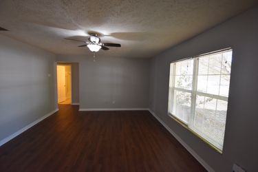 36620 Francis Dr - Photo 3 of 14