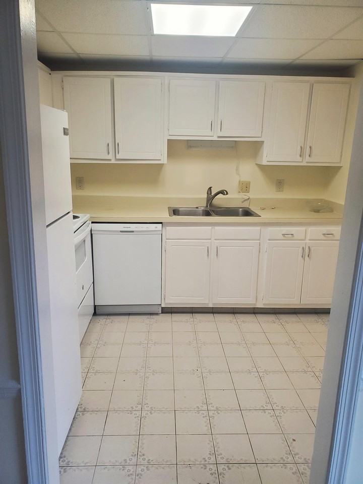 387 Circuit Lane - 1UNIT F #1 - Photo 5 of 22