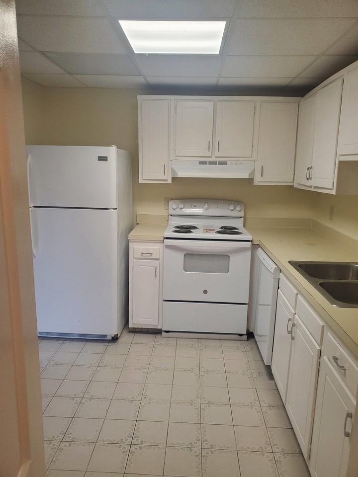 387 Circuit Lane - 1UNIT F #1 - Photo 6 of 22