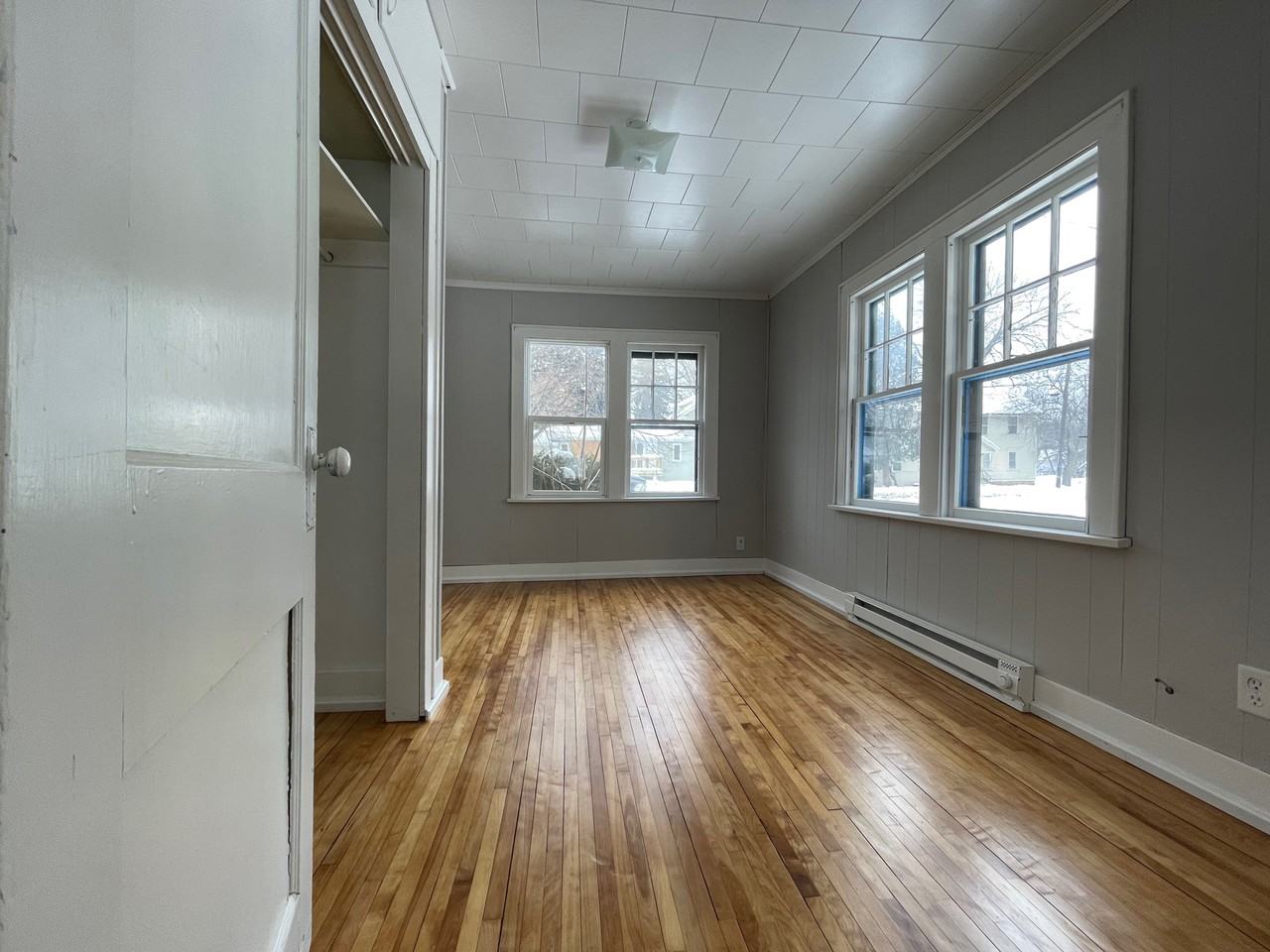 309 W 5th St #1 - Photo 2 of 11