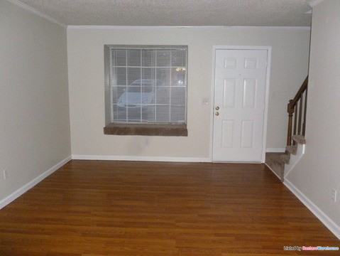 4017 Shufeld Ct - Photo 2 of 10