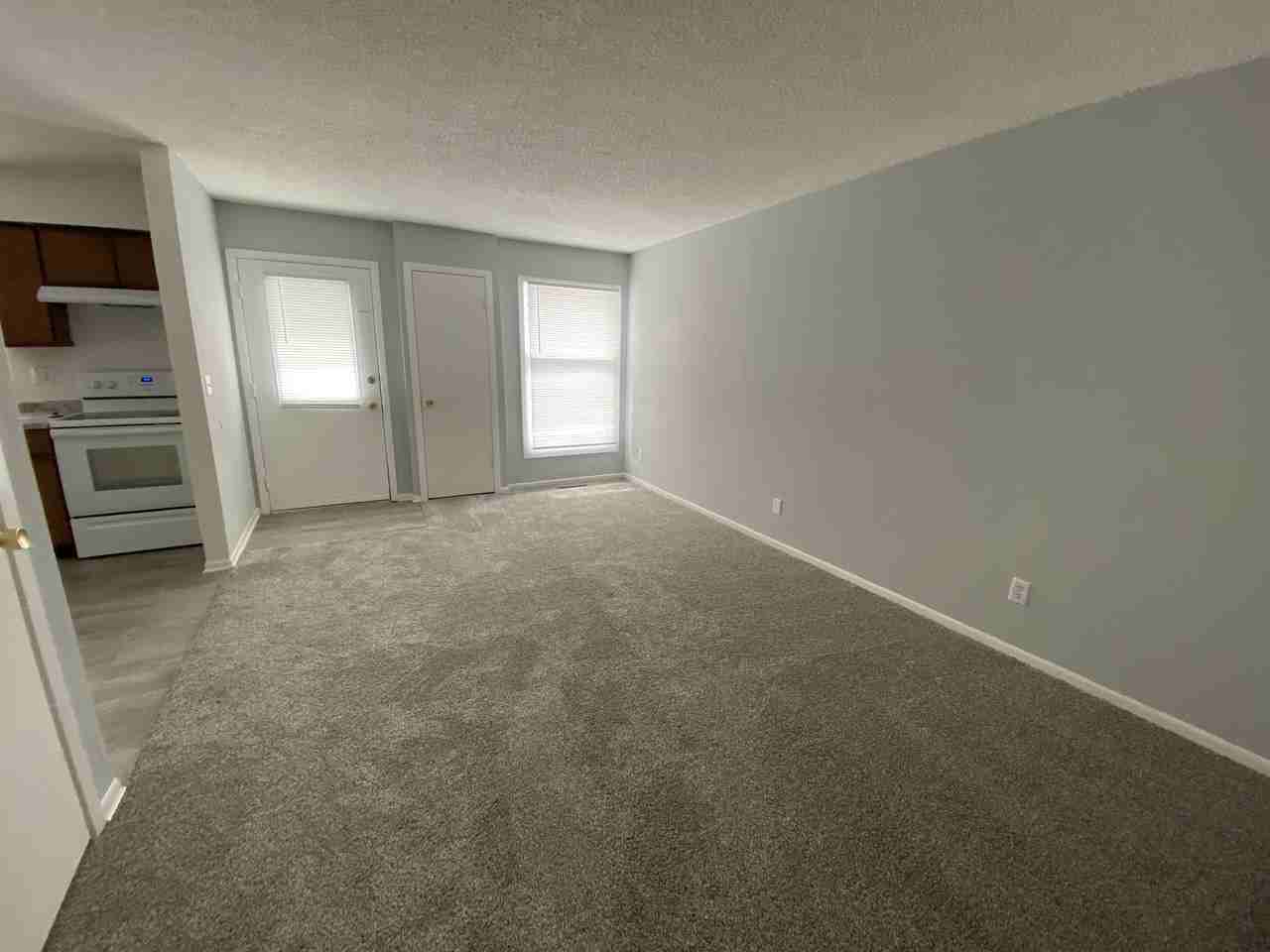 816 Hartford Ave - Photo 3 of 14