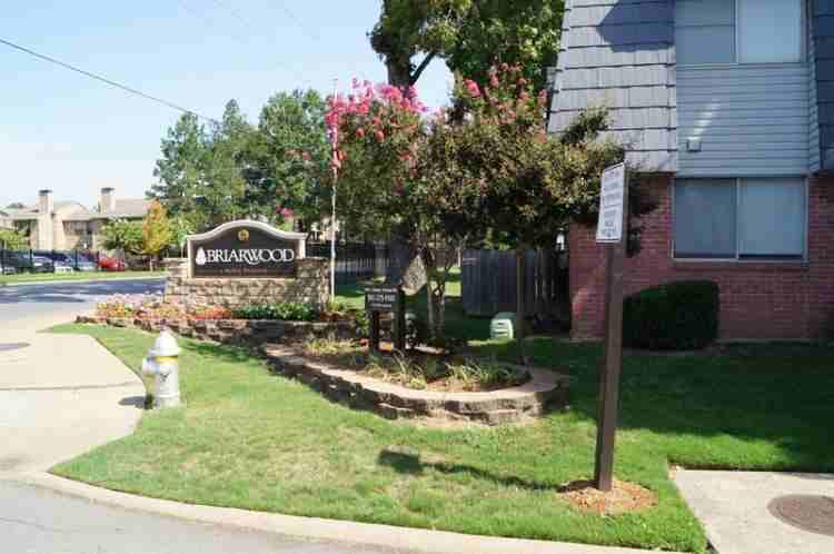Briarwood Apartments - Photo 3 of 21