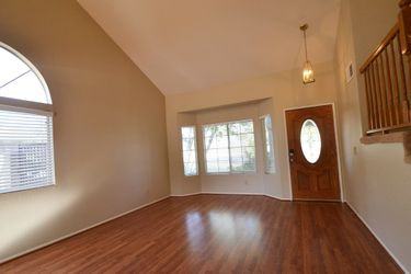 6474 N Beechwood Ave - Photo 2 of 18