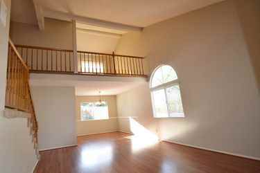6474 N Beechwood Ave - Photo 3 of 18
