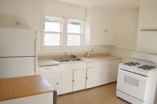 810 19th St - Photo 2 of 12