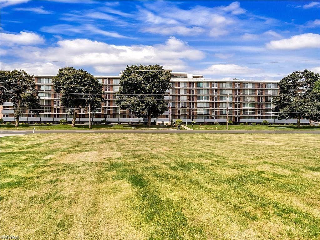 2331 E Market St #610 - Photo 6 of 9