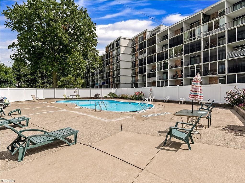 2331 E Market St #610 - Photo 2 of 9