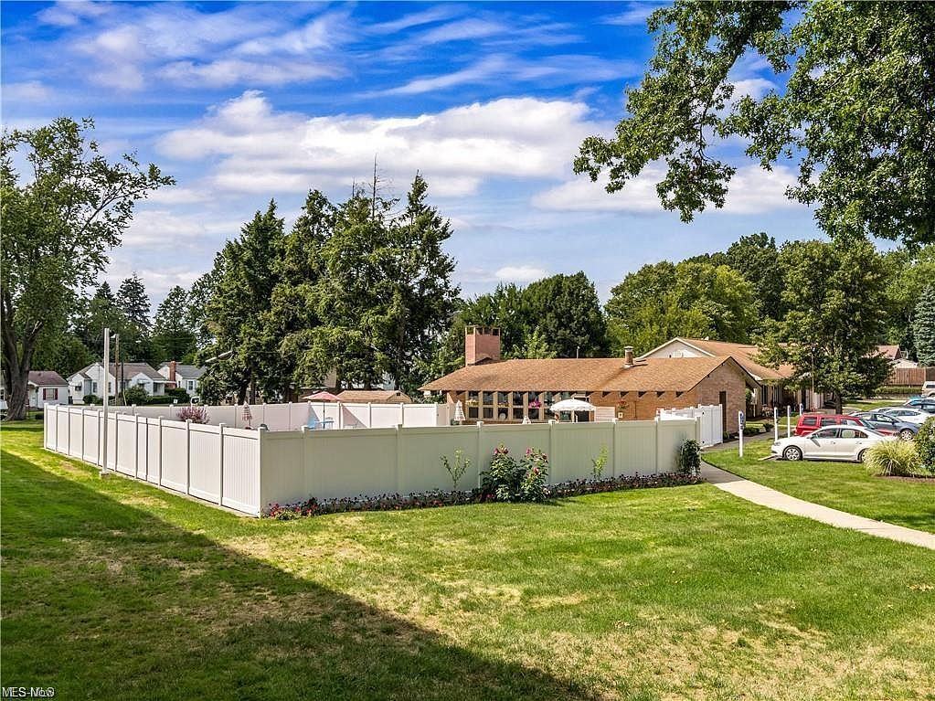 2331 E Market St #610 - Photo 3 of 9