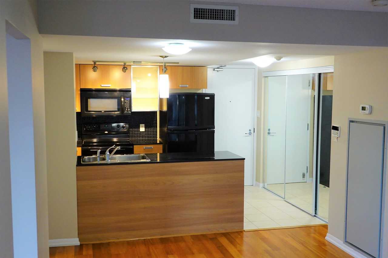 38 Grenville Street #1009 - Photo 3 of 25