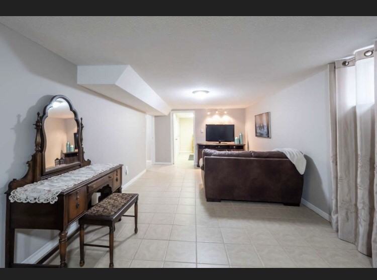 34 Capri Cres - Photo 2 of 10