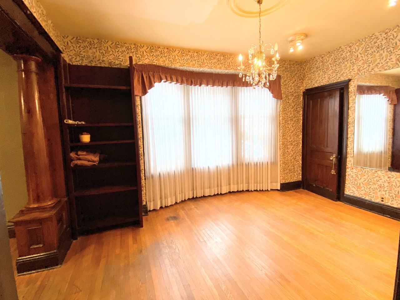 398 Main Street East - Photo 3 of 19