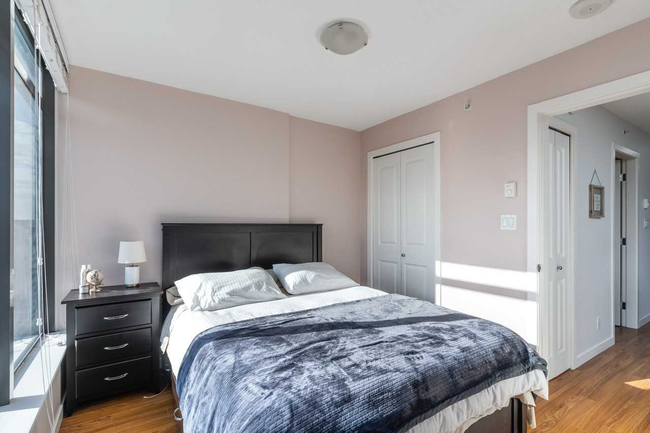 West Broadway #702 - Photo 7 of 19