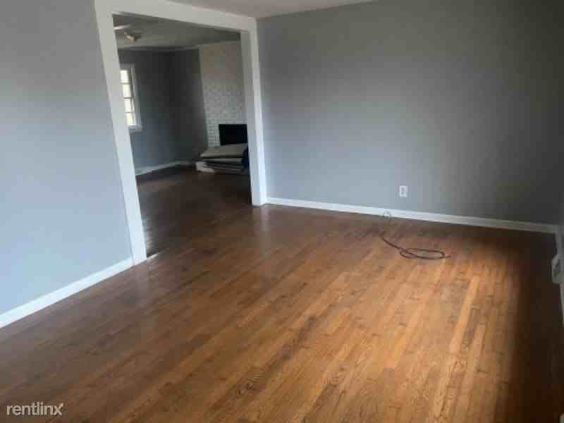 3403 Shallowford Dr - Photo 2 of 14