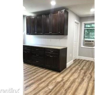 288 288 Whiting Ave 288 - Photo 3 of 15