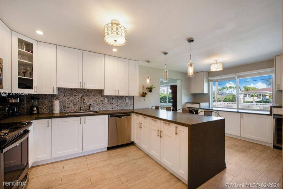 6560 Sw 26th St - Photo 2 of 5