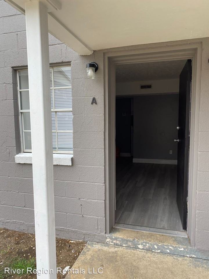 3034 Fairwest Place - Photo 3 of 7