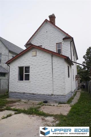 271 1/2 Selkirk Ave - Photo 3 of 12