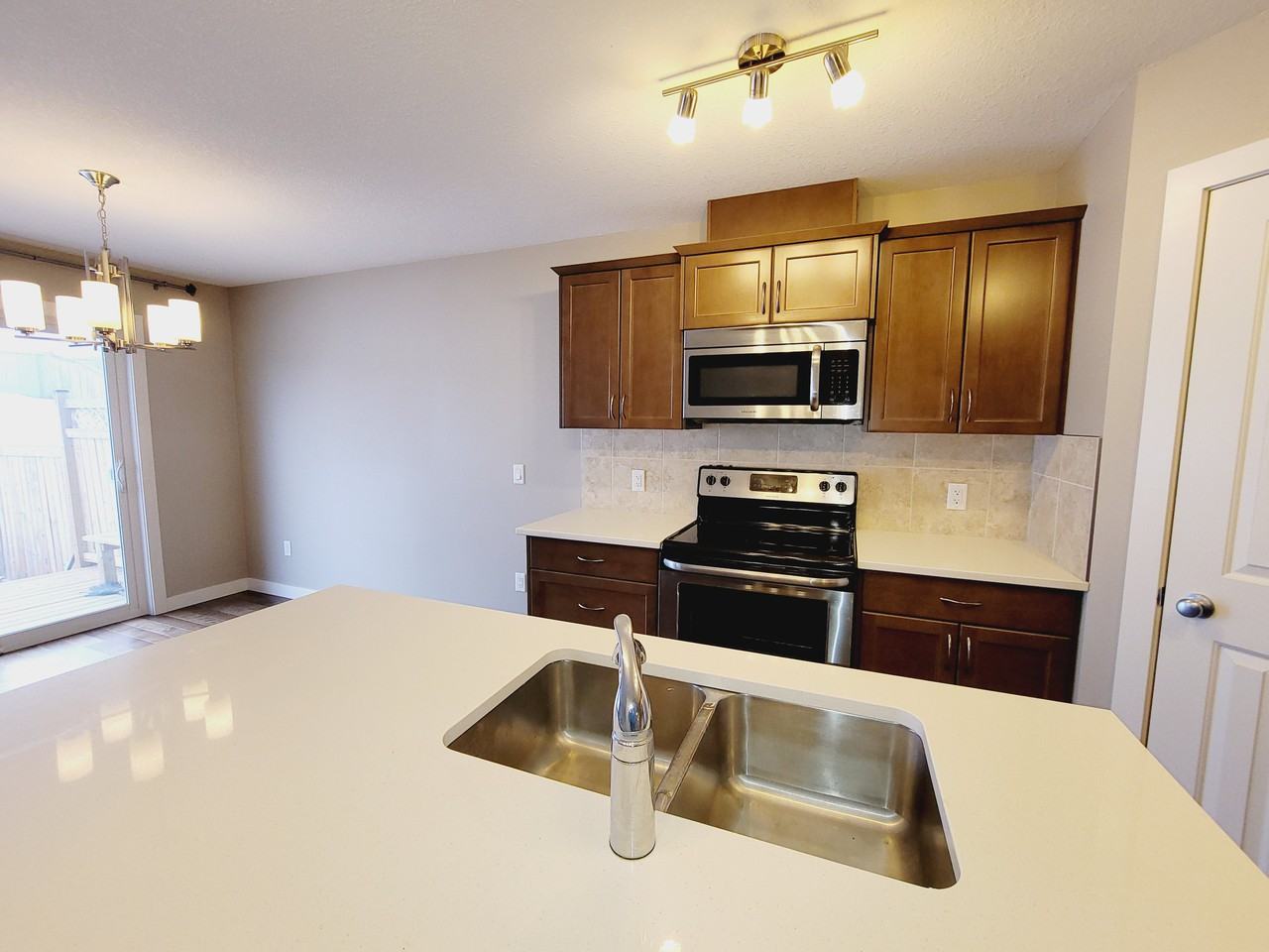 3616 9 St Nw - Photo 2 of 17