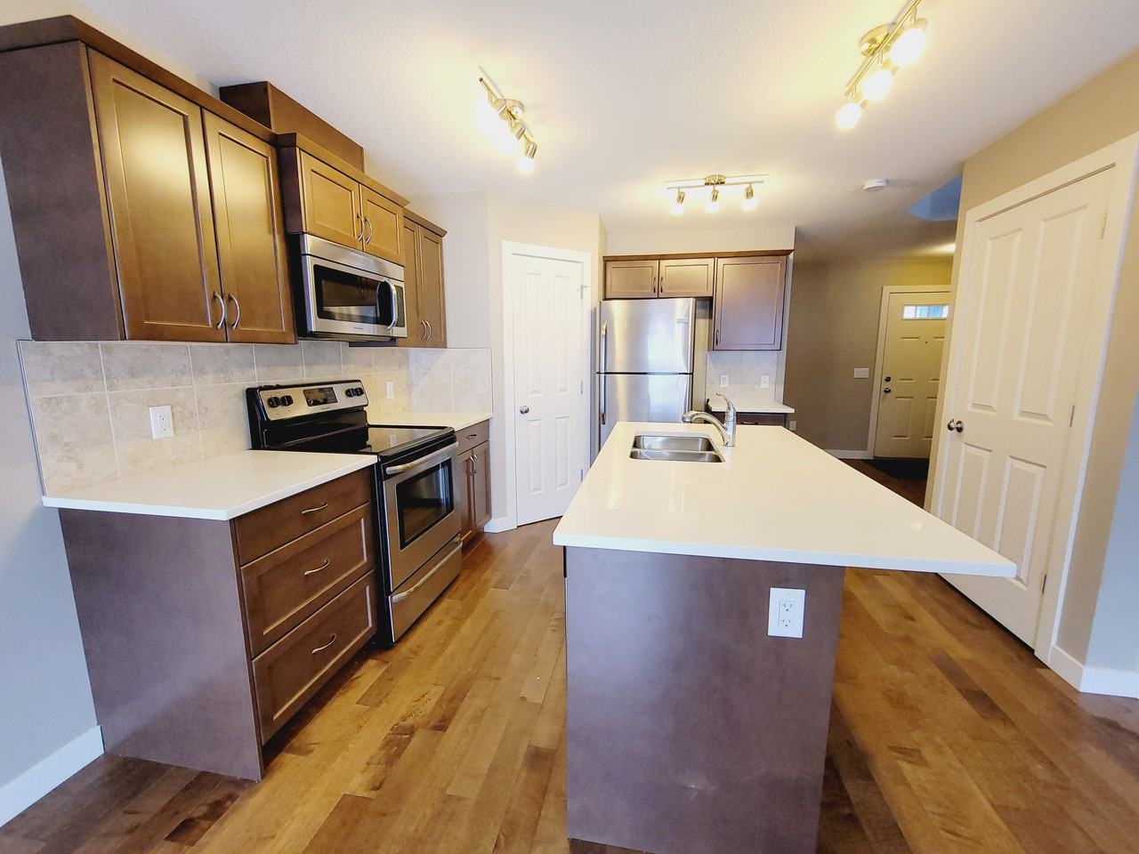 3616 9 St Nw - Photo 3 of 17