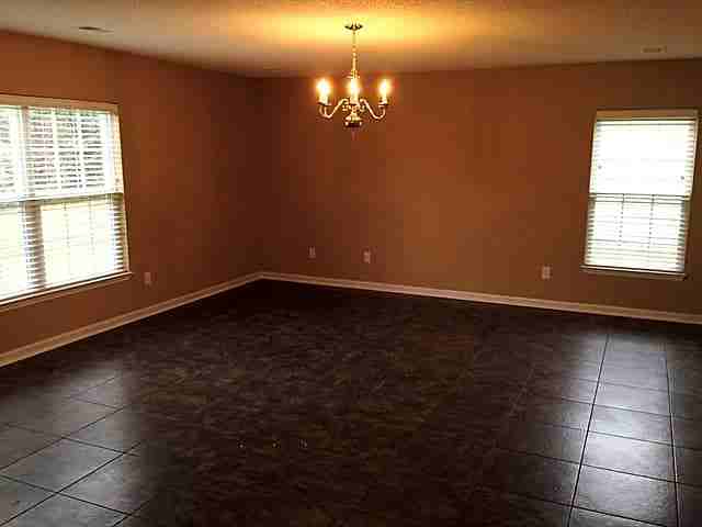132 Wildberry Ln - Photo 2 of 12