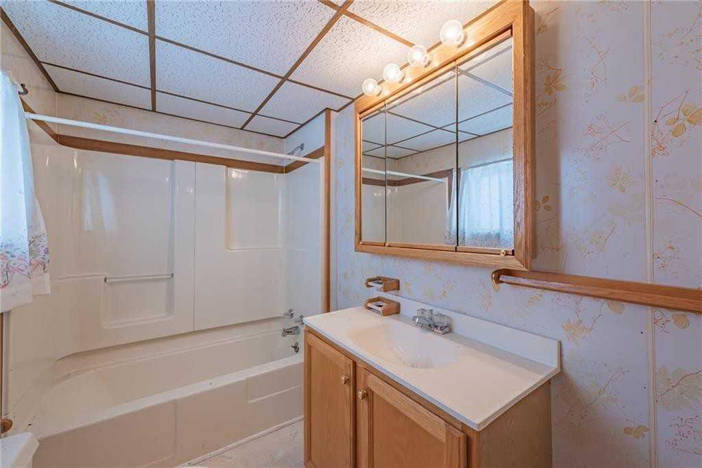 465 Spring Street - Photo 3 of 4