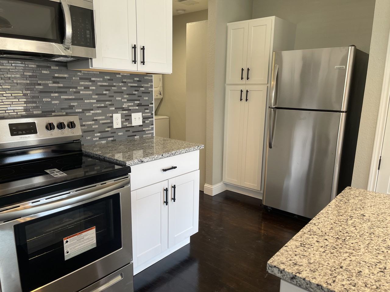 615 S Elm St - Photo 3 of 10