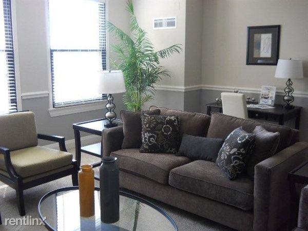 Belden Stratford - Photo 2 of 8